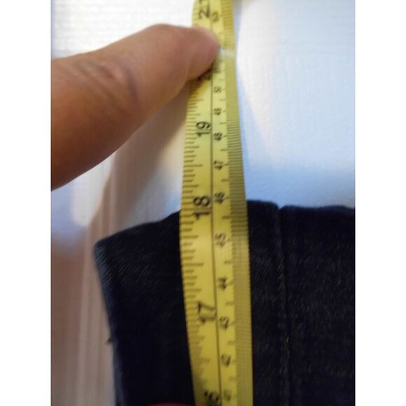 St. John's Bay Secretly Slender Mid Rise Plus Capris - Picture 5 of 7